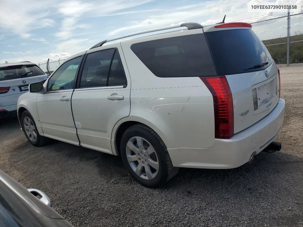 2009 Cadillac Srx VIN: 1GYEE637390103858 Lot: 75007174