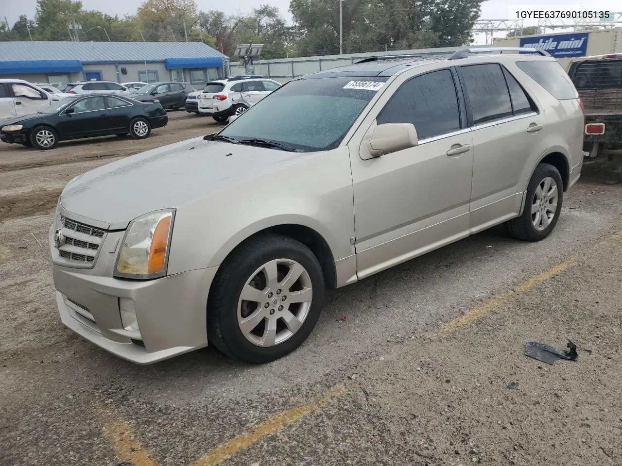 2009 Cadillac Srx VIN: 1GYEE637690105135 Lot: 75556174