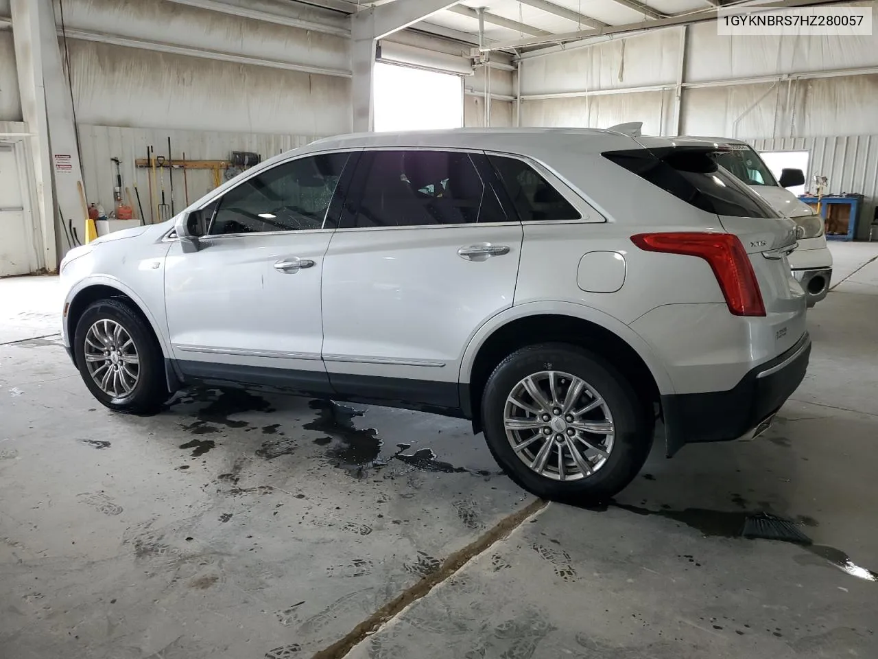 1GYKNBRS7HZ280057 2017 Cadillac Xt5 Luxury