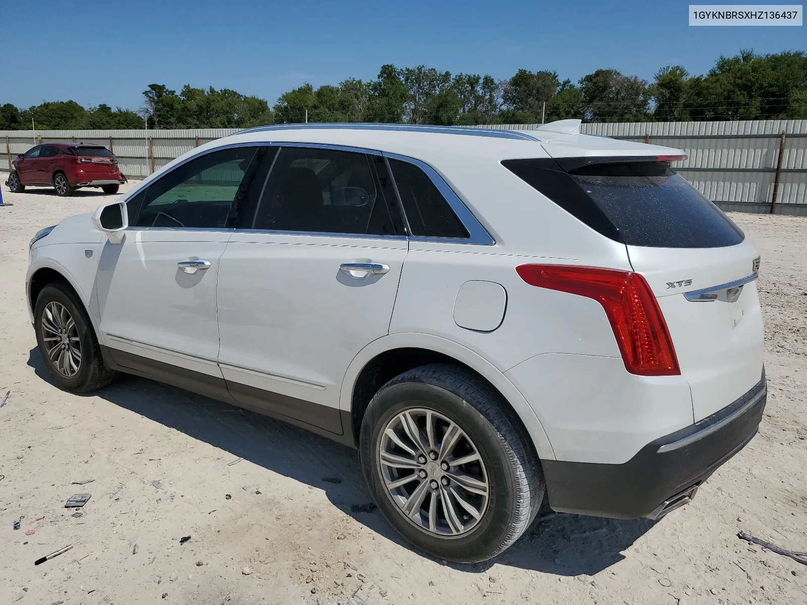 2017 Cadillac Xt5 Luxury VIN: 1GYKNBRSXHZ136437 Lot: 68121884