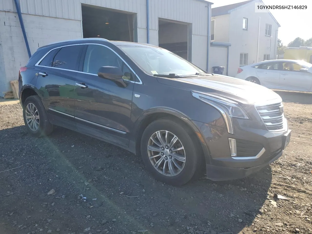 1GYKNDRS6HZ146829 2017 Cadillac Xt5 Luxury