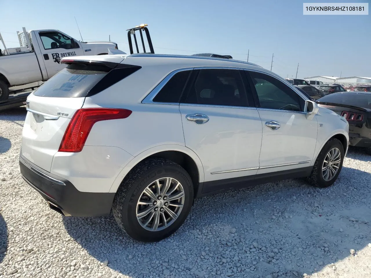 1GYKNBRS4HZ108181 2017 Cadillac Xt5 Luxury