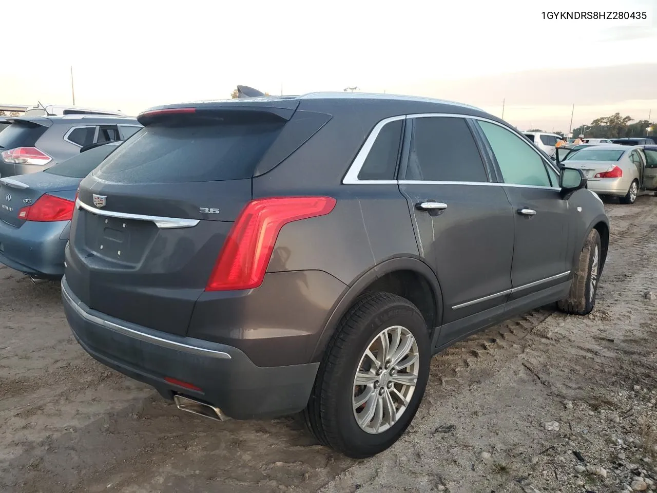 1GYKNDRS8HZ280435 2017 Cadillac Xt5 Luxury