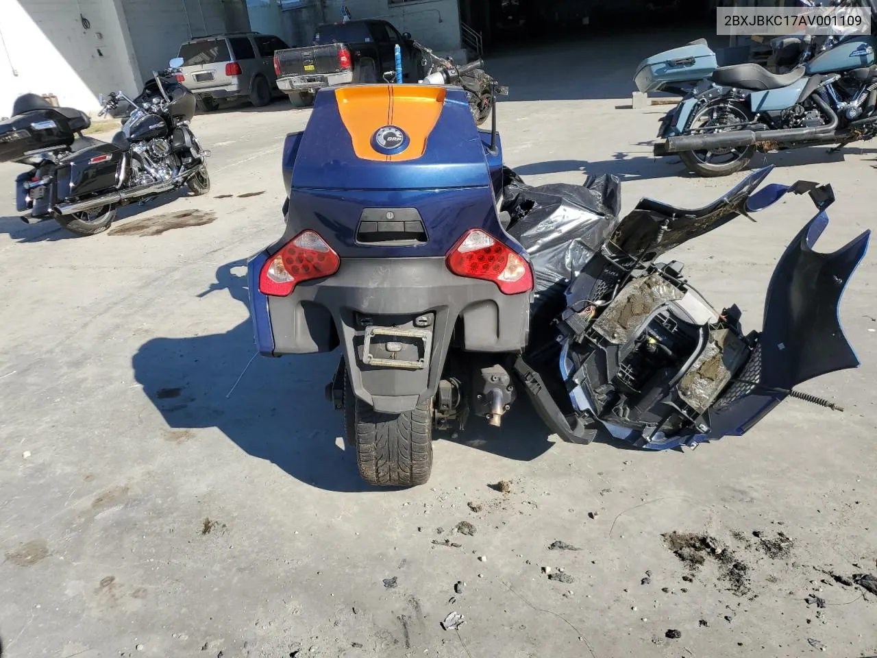 2010 Can-Am Spyder Roadster Rt VIN: 2BXJBKC17AV001109 Lot: 75595474