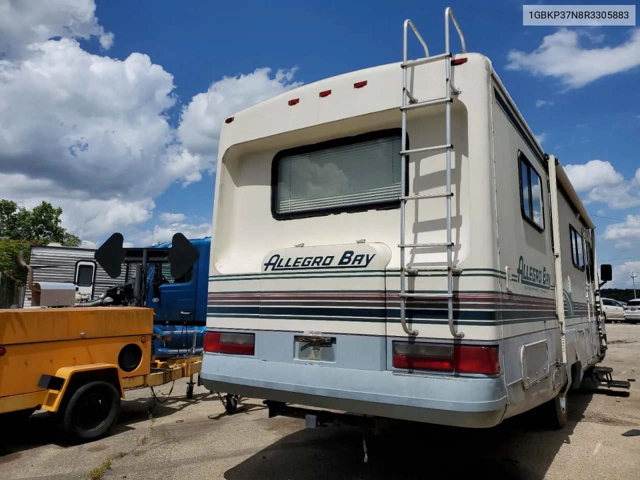 1994 Chevrolet P30 VIN: 1GBKP37N8R3305883 Lot: 57549024