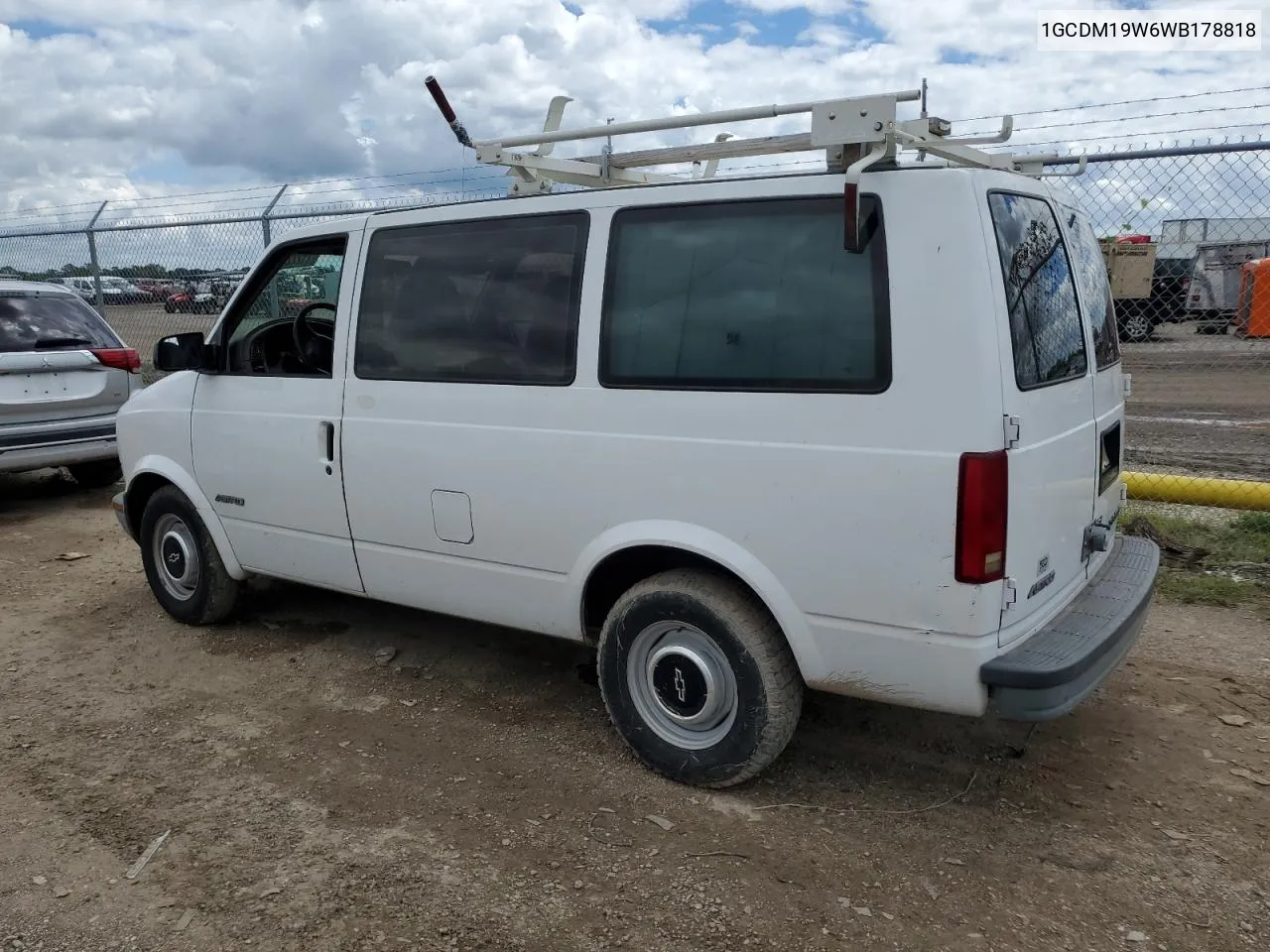 1998 Chevrolet Astro VIN: 1GCDM19W6WB178818 Lot: 71222034