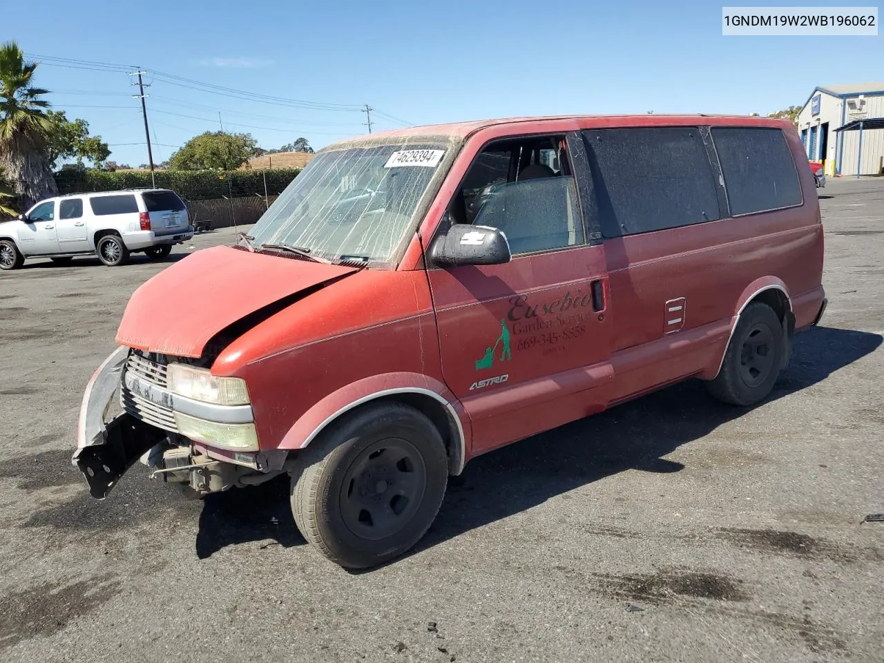 1998 Chevrolet Astro VIN: 1GNDM19W2WB196062 Lot: 74629394