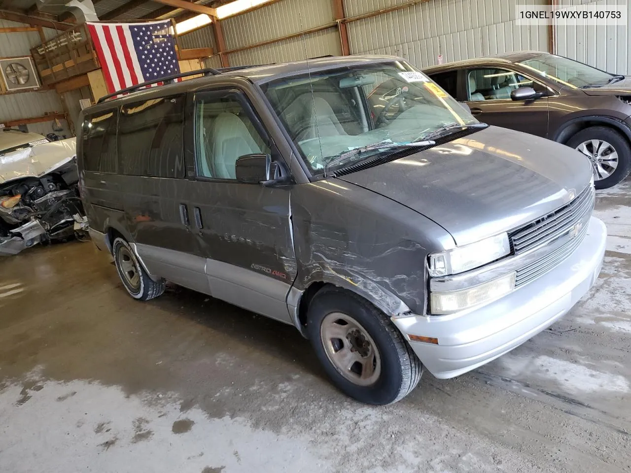 2000 Chevrolet Astro VIN: 1GNEL19WXYB140753 Lot: 74493894