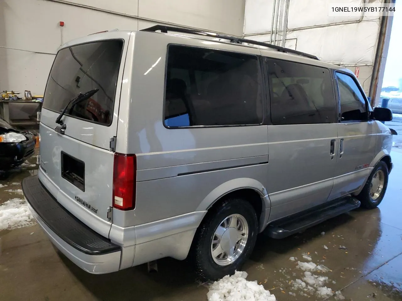 2000 Chevrolet Astro VIN: 1GNEL19W5YB177144 Lot: 79473014