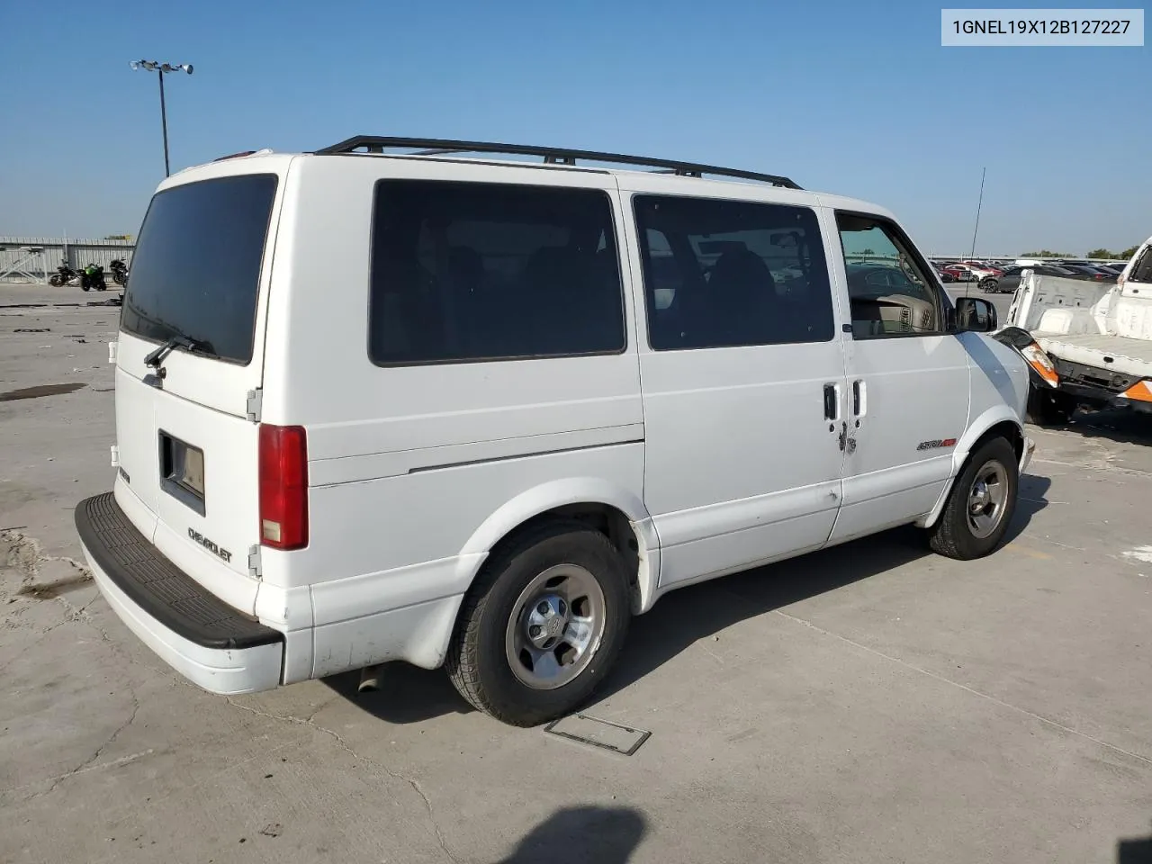 2002 Chevrolet Astro VIN: 1GNEL19X12B127227 Lot: 77872814