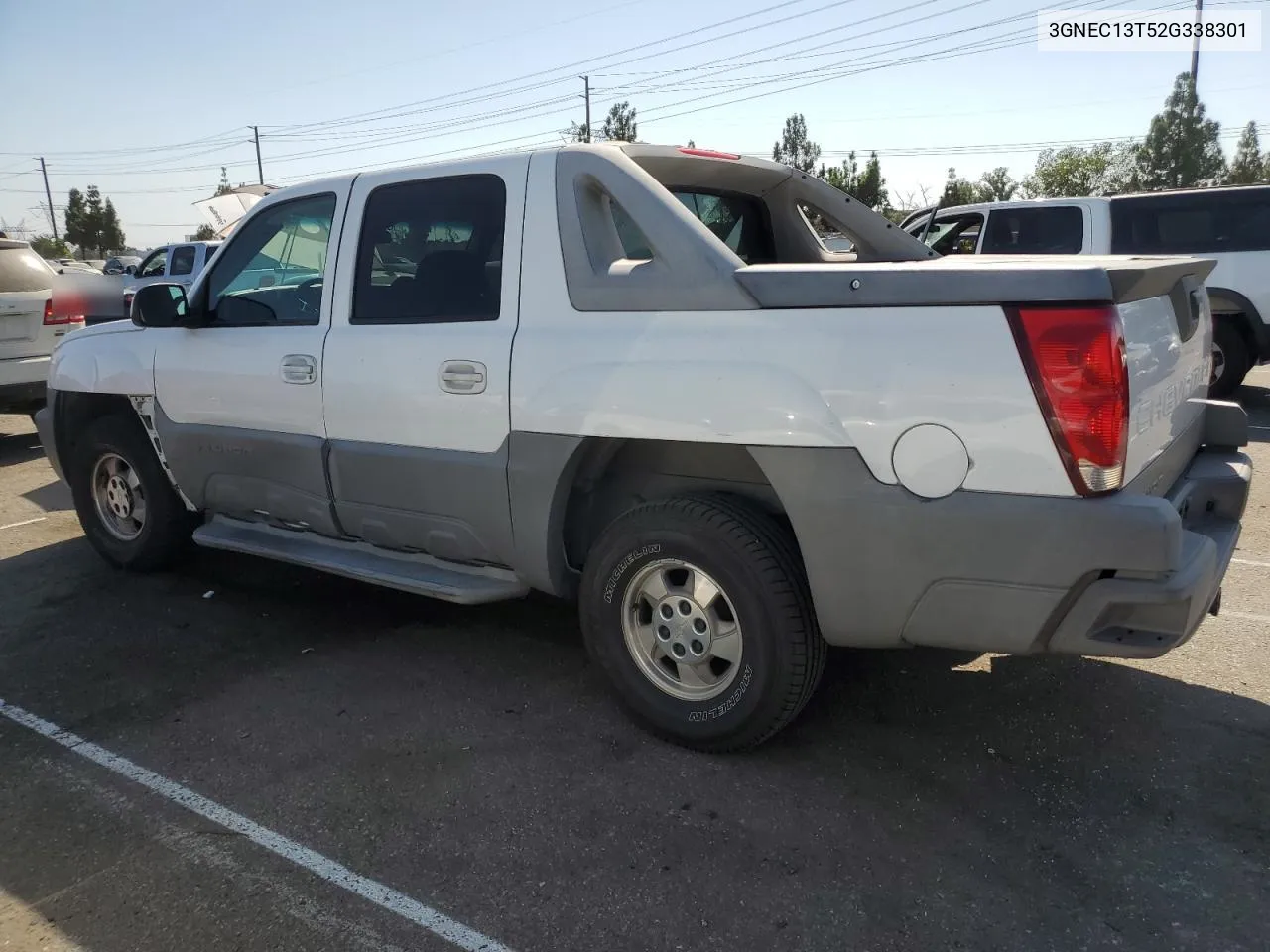 2002 Chevrolet Avalanche C1500 VIN: 3GNEC13T52G338301 Lot: 68586144