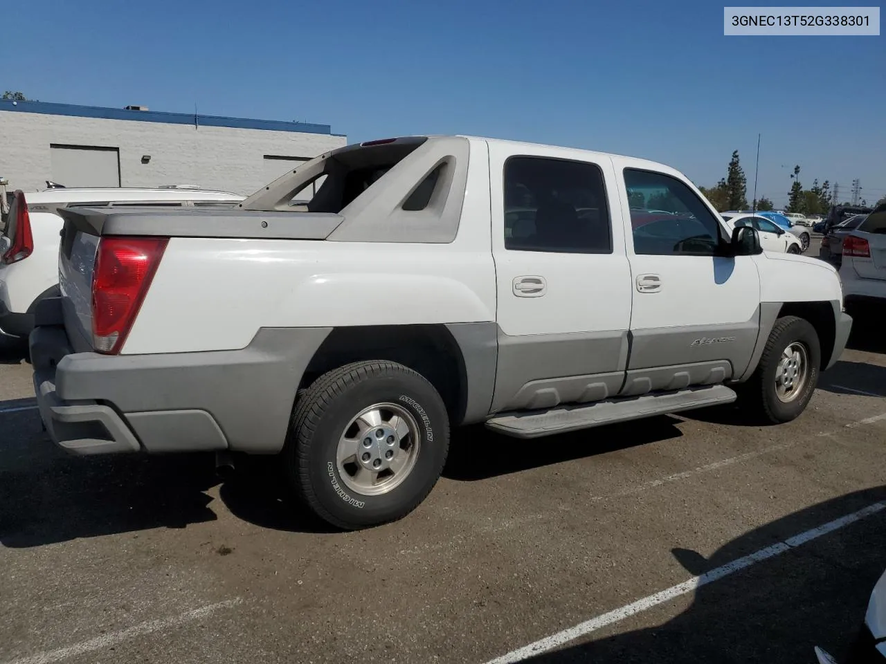 2002 Chevrolet Avalanche C1500 VIN: 3GNEC13T52G338301 Lot: 68586144