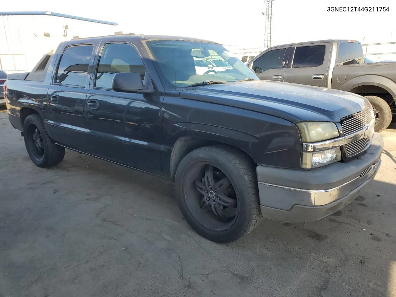 2004 Chevrolet Avalanche C1500 VIN: 3GNEC12T44G211754 Lot: 77581604