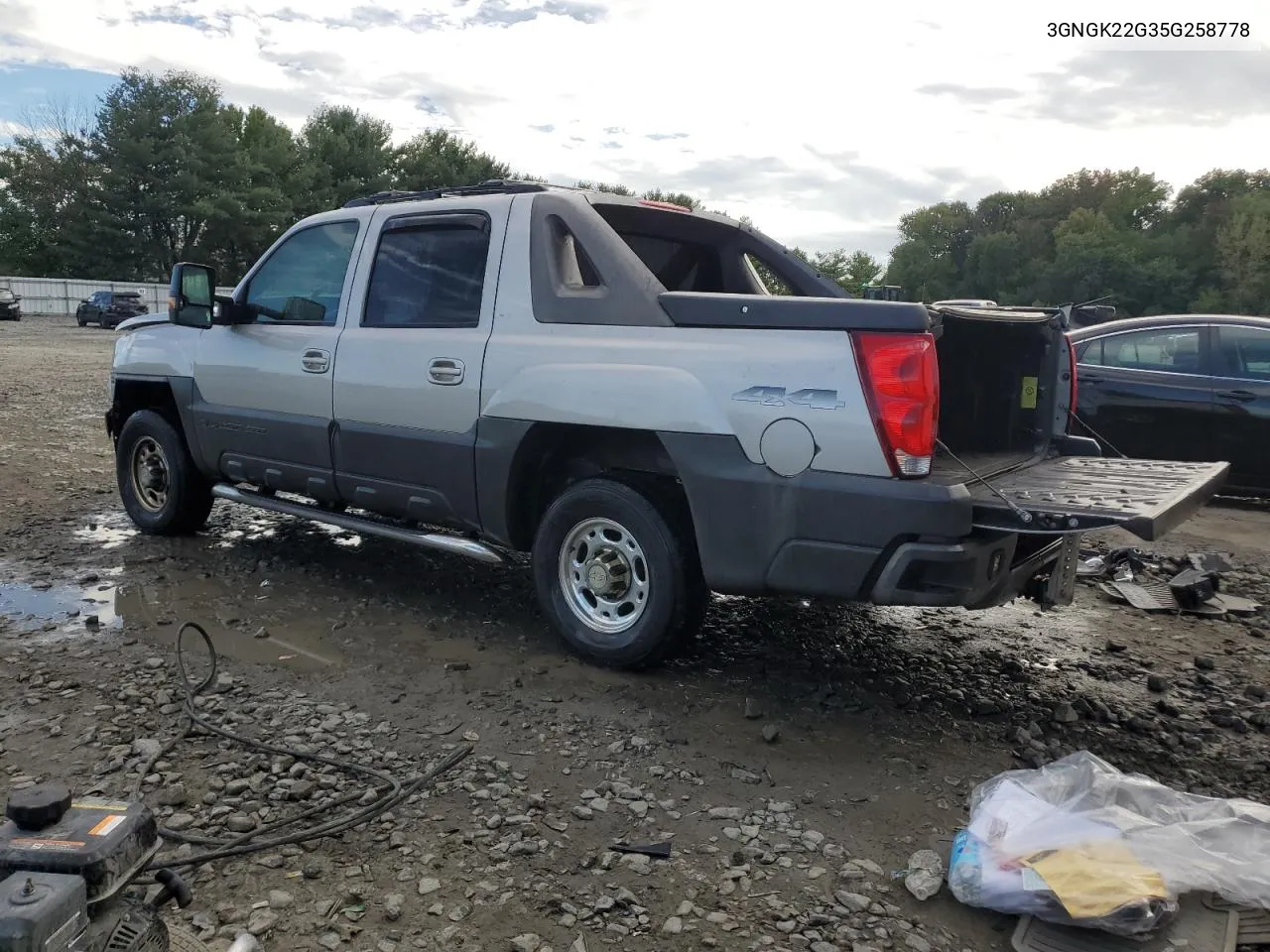 2005 Chevrolet Avalanche K2500 VIN: 3GNGK22G35G258778 Lot: 73949614