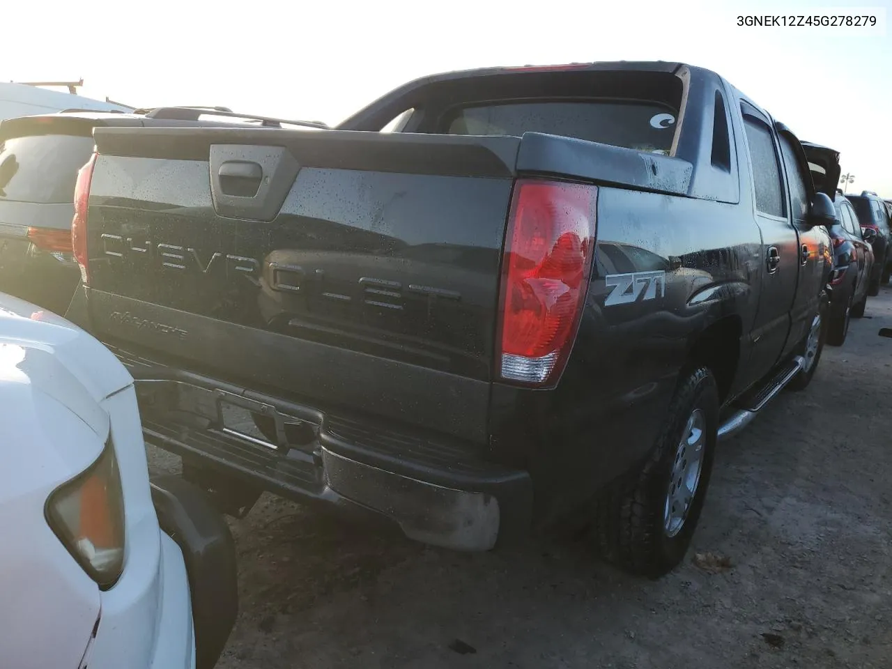 2005 Chevrolet Avalanche K1500 VIN: 3GNEK12Z45G278279 Lot: 75498034