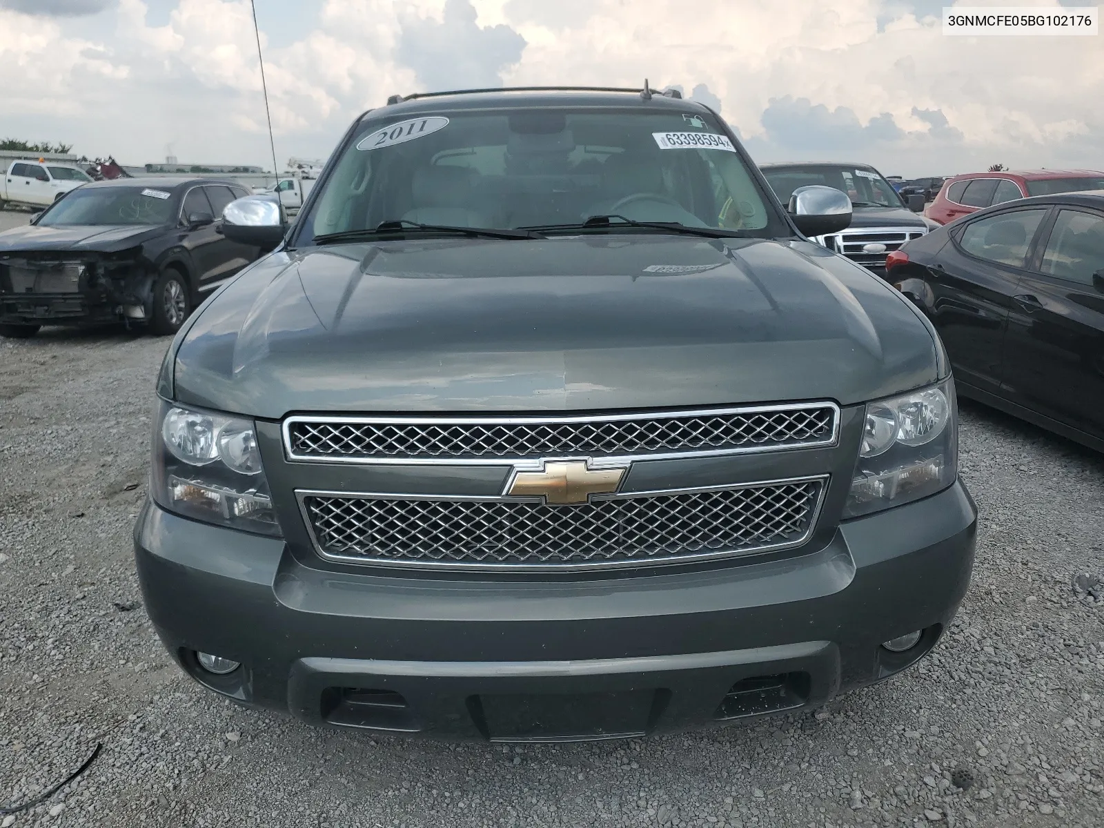 3GNMCFE05BG102176 2011 Chevrolet Avalanche Lt