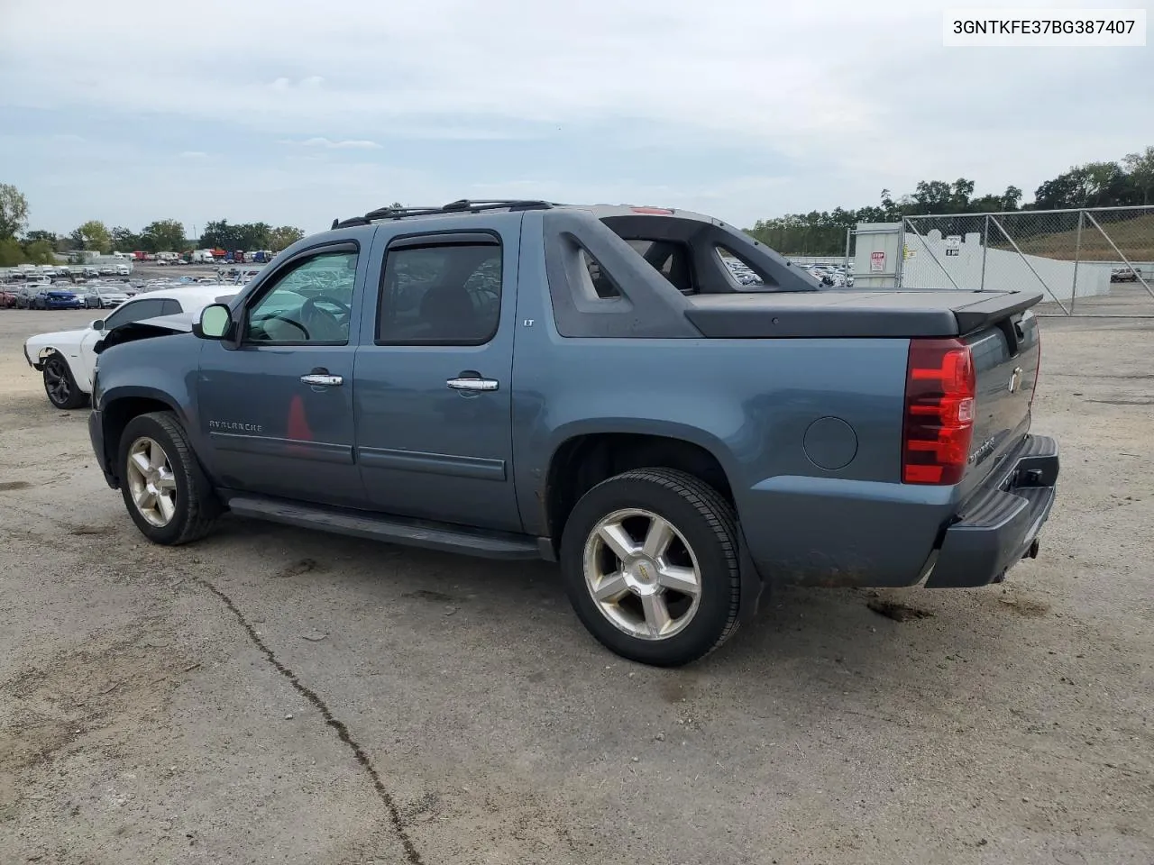 2011 Chevrolet Avalanche Lt VIN: 3GNTKFE37BG387407 Lot: 72122904