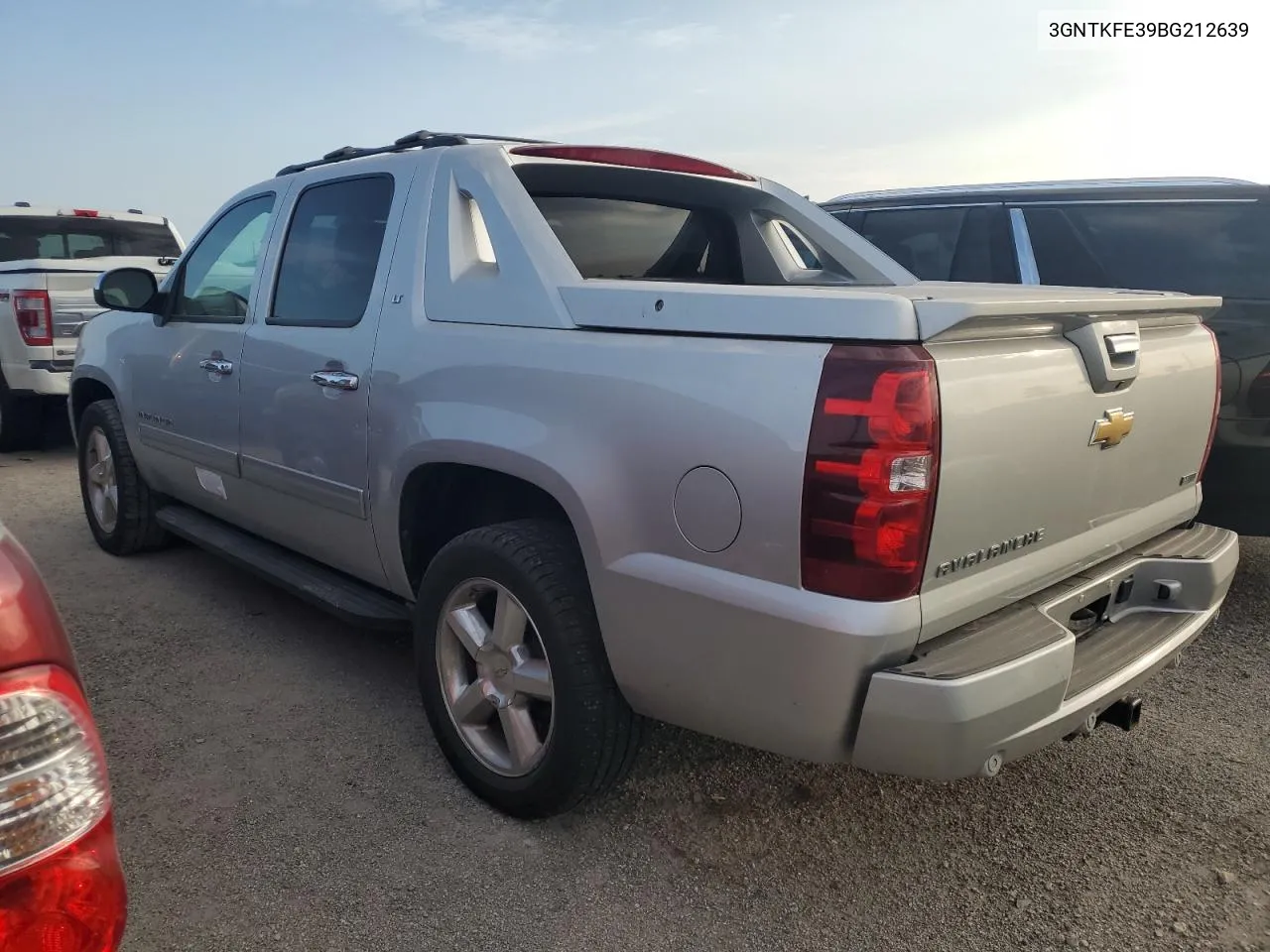 2011 Chevrolet Avalanche Lt VIN: 3GNTKFE39BG212639 Lot: 76450714