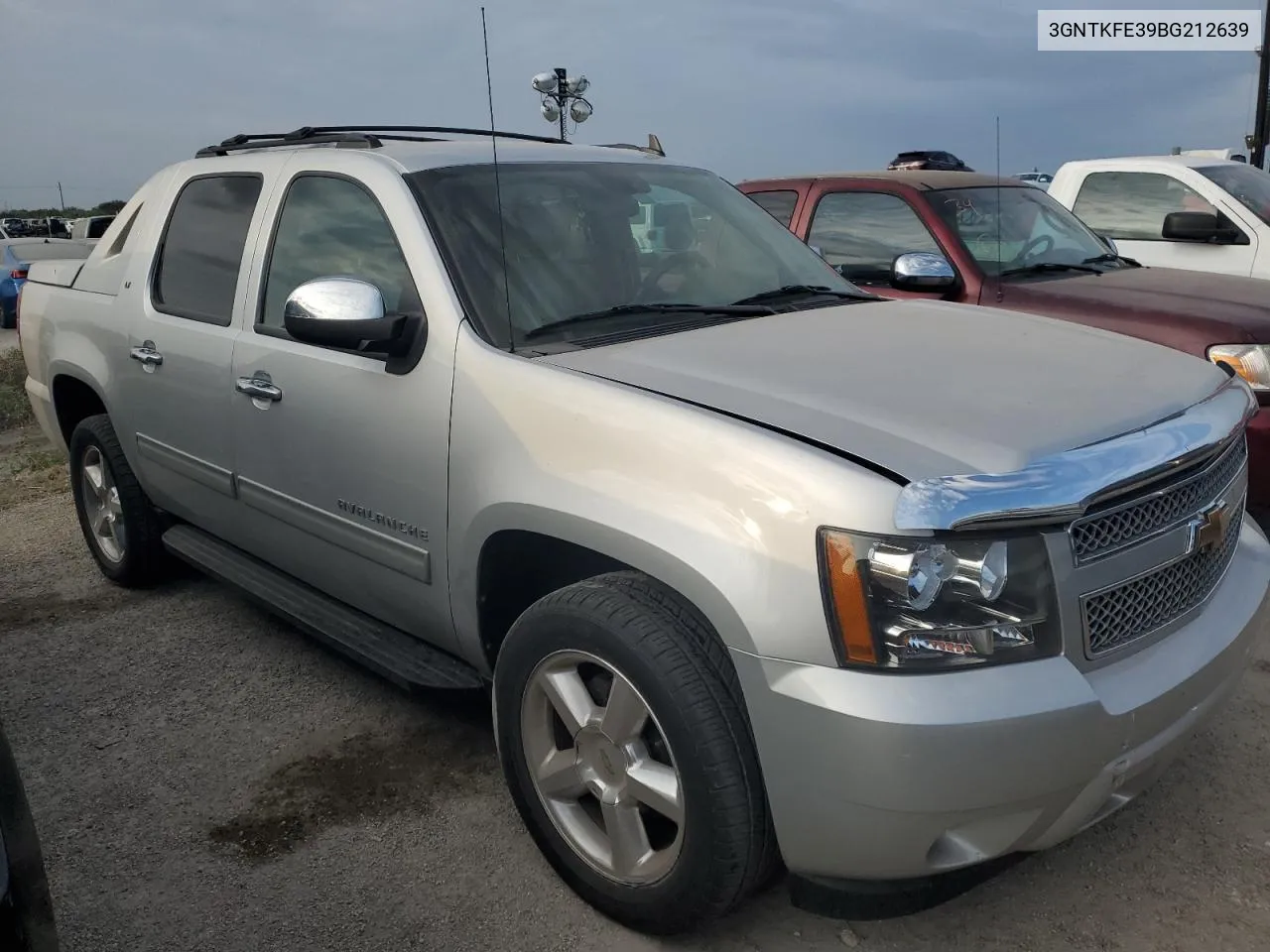 2011 Chevrolet Avalanche Lt VIN: 3GNTKFE39BG212639 Lot: 76450714