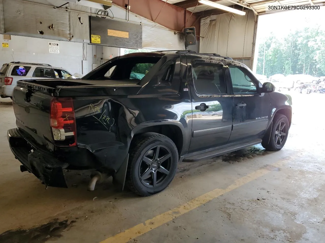 3GNTKGE79CG293300 2012 Chevrolet Avalanche Ltz