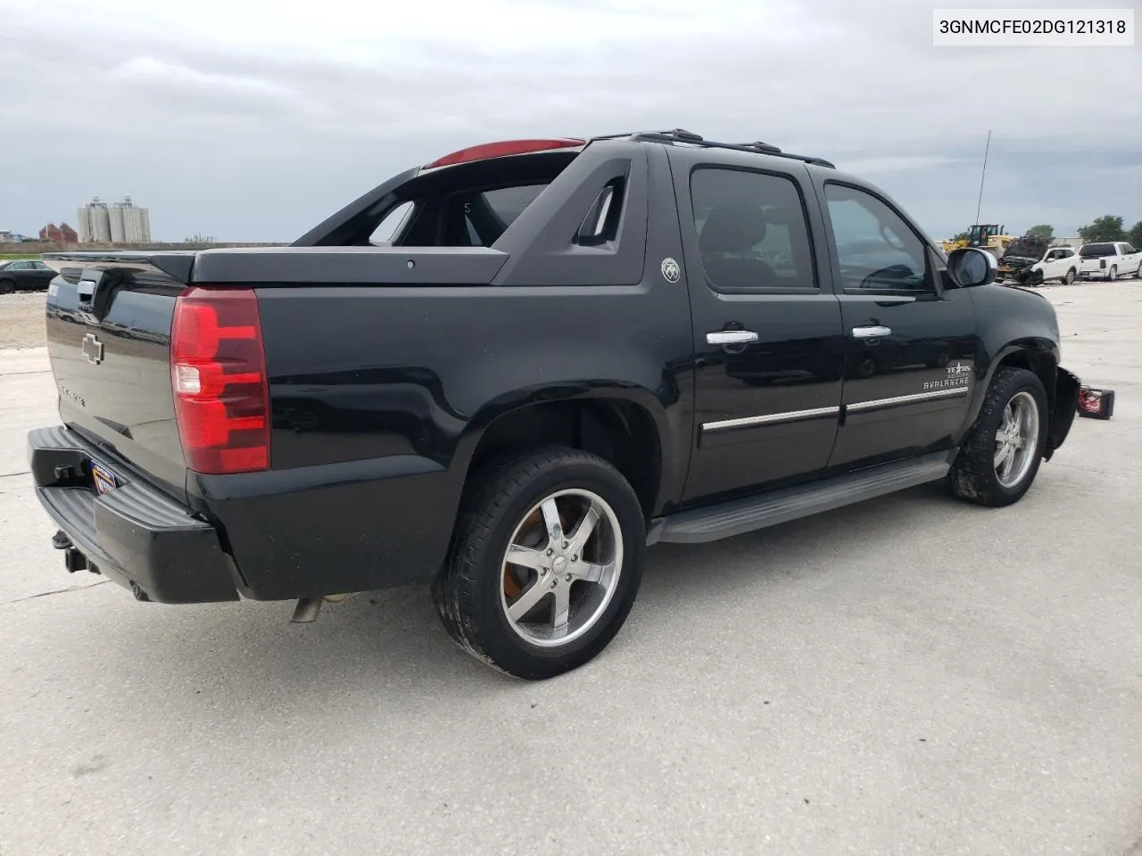 3GNMCFE02DG121318 2013 Chevrolet Avalanche Lt