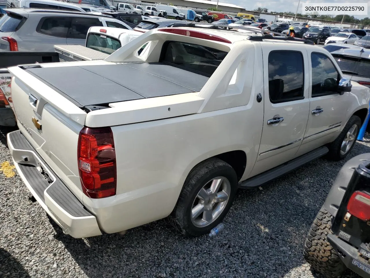 2013 Chevrolet Avalanche Ltz VIN: 3GNTKGE77DG225790 Lot: 74092494