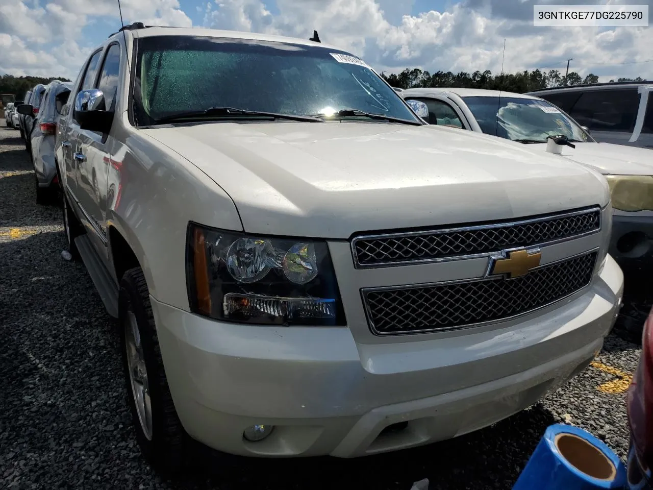 2013 Chevrolet Avalanche Ltz VIN: 3GNTKGE77DG225790 Lot: 74092494