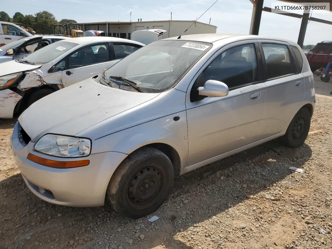 2007 Chevrolet Aveo Base VIN: KL1TD666X7B758207 Lot: 71223054