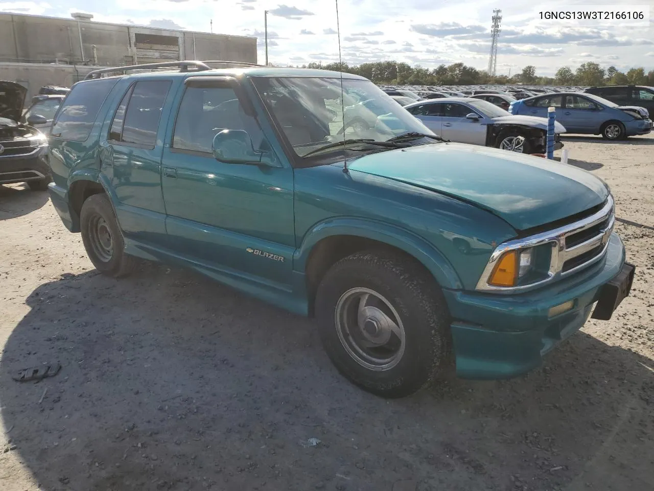 1996 Chevrolet Blazer VIN: 1GNCS13W3T2166106 Lot: 73635714