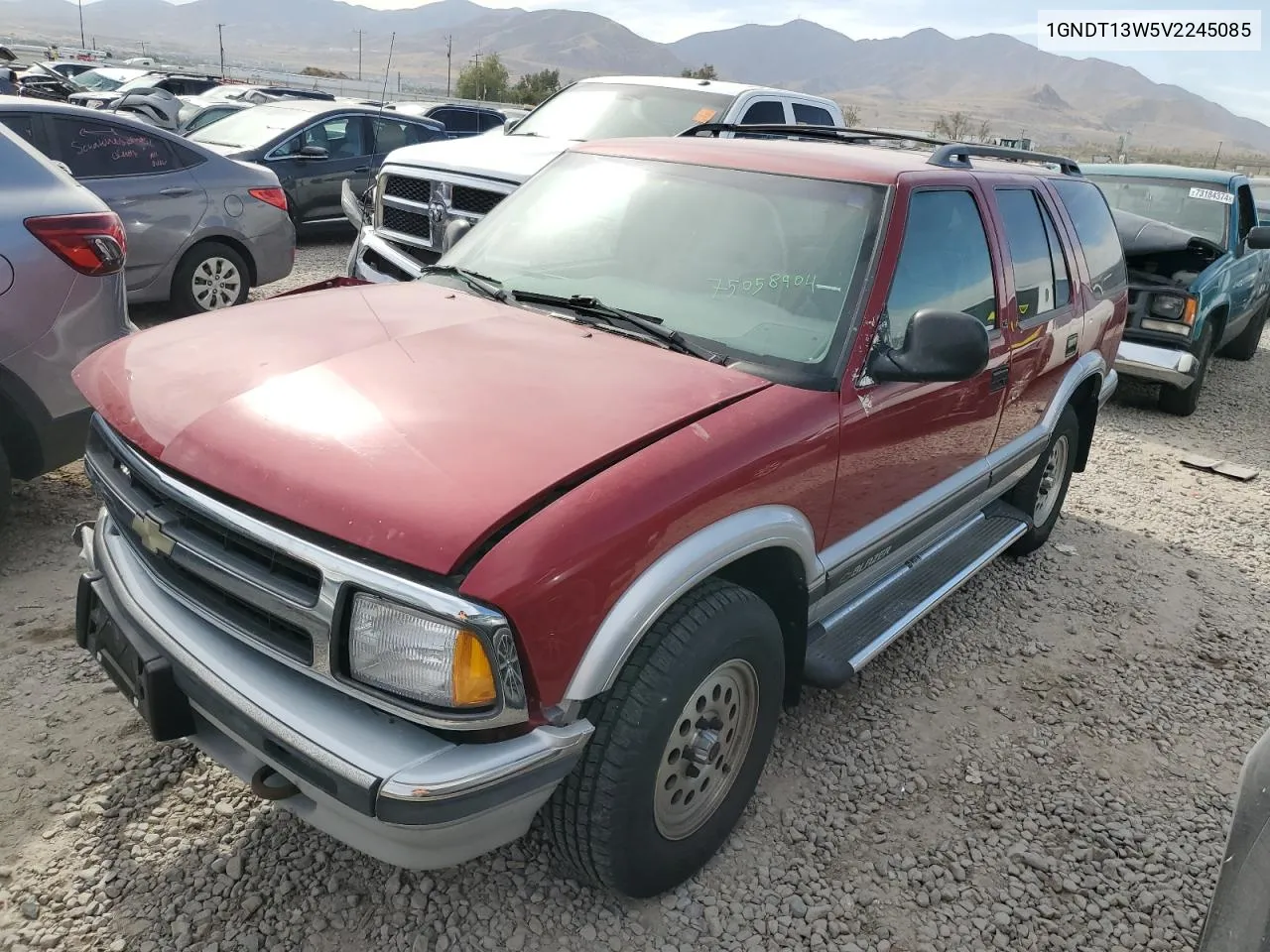 1997 Chevrolet Blazer VIN: 1GNDT13W5V2245085 Lot: 75058904