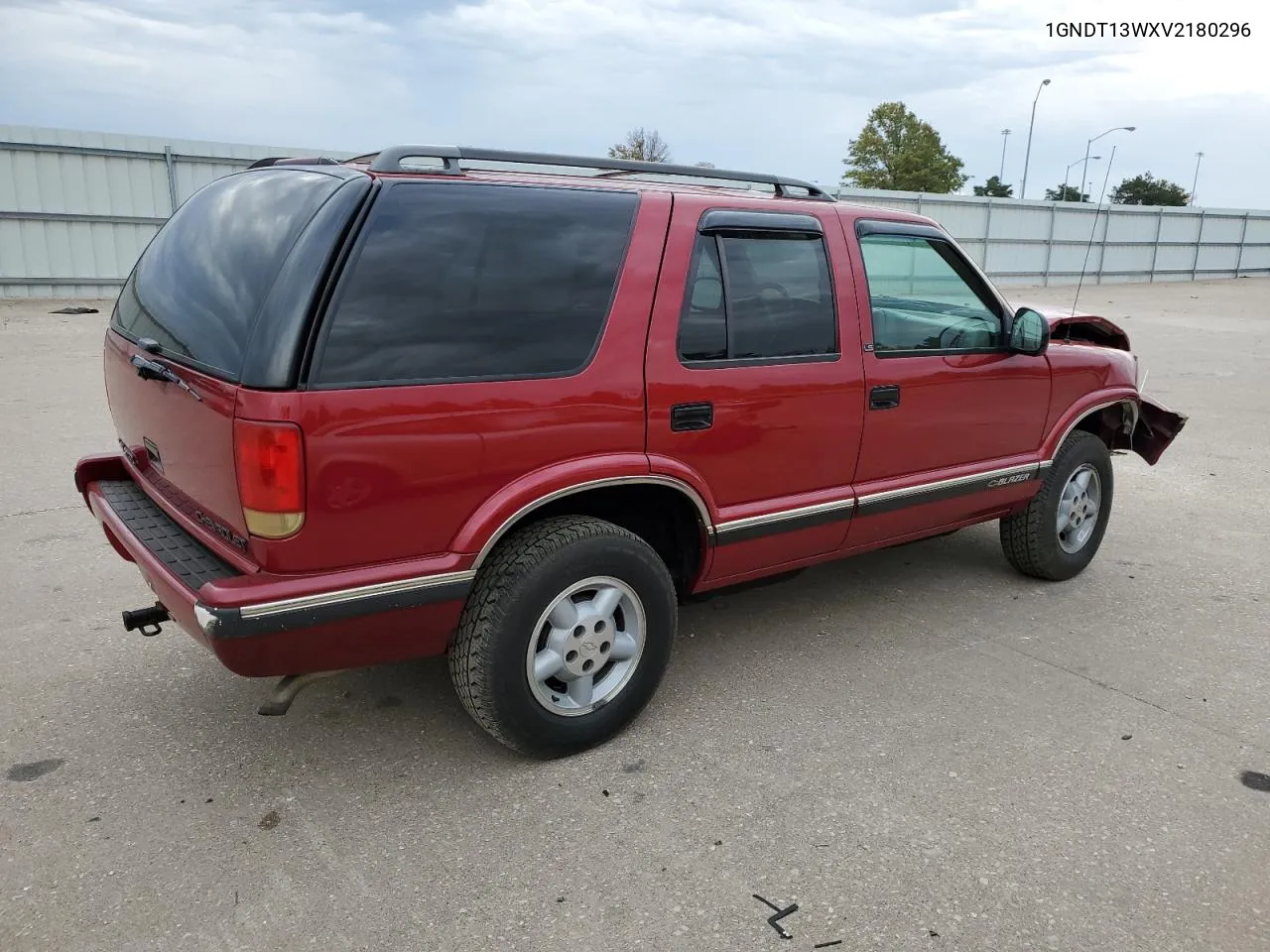 1997 Chevrolet Blazer VIN: 1GNDT13WXV2180296 Lot: 75976434