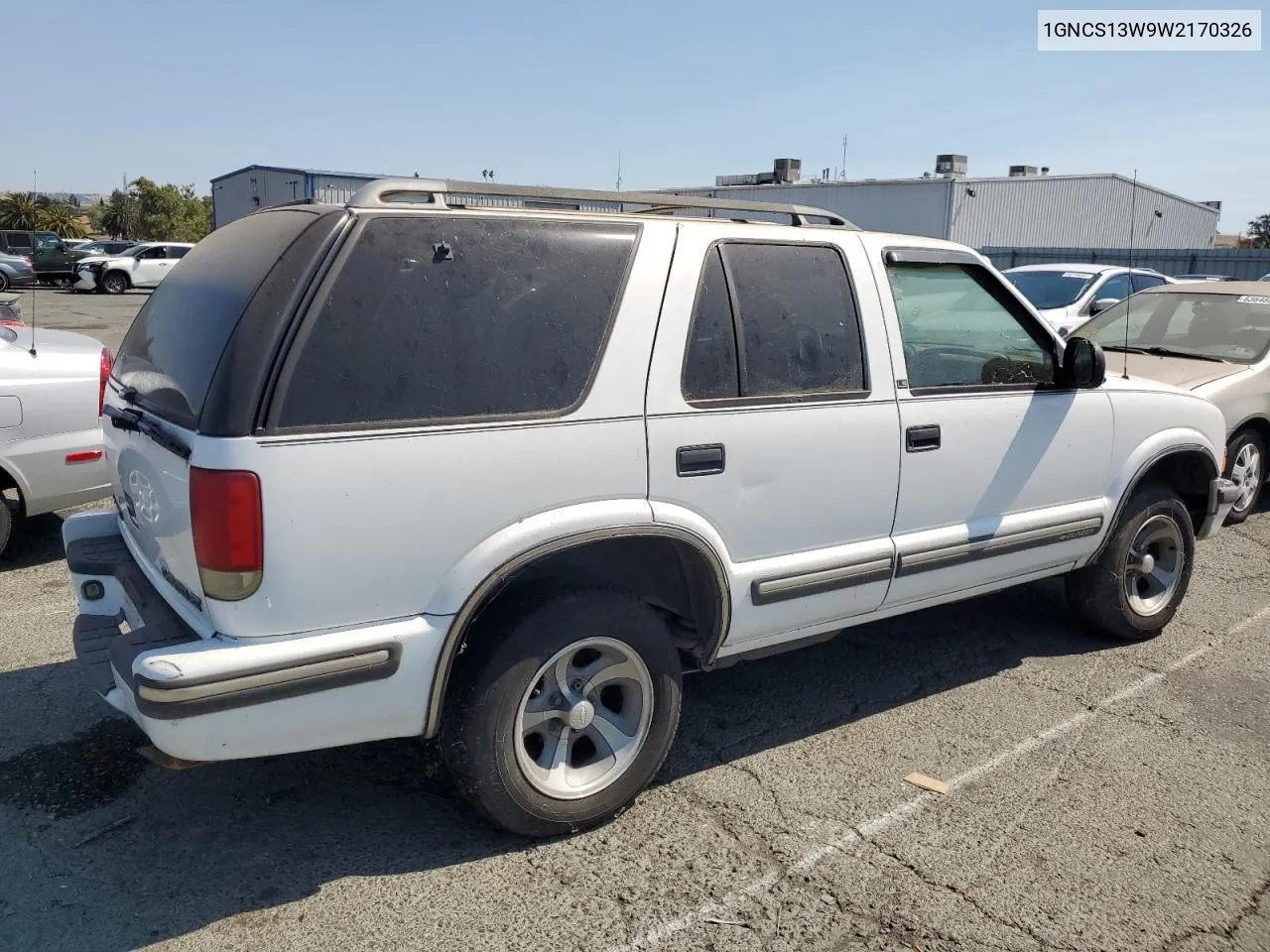 1998 Chevrolet Blazer VIN: 1GNCS13W9W2170326 Lot: 64300524