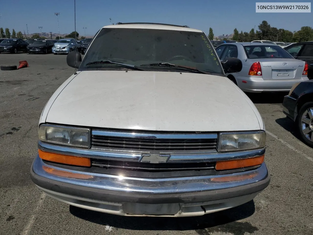 1998 Chevrolet Blazer VIN: 1GNCS13W9W2170326 Lot: 64300524