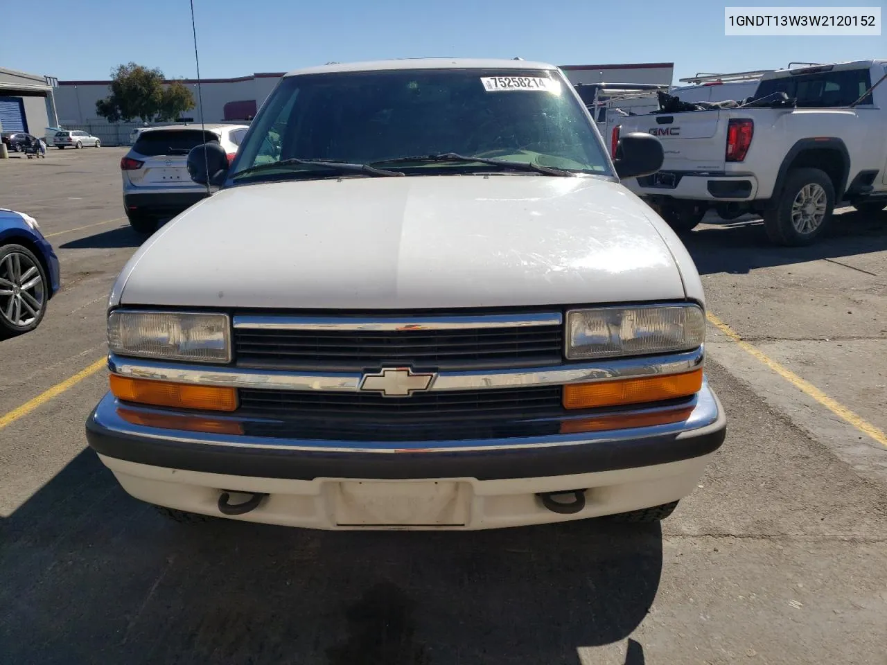 1998 Chevrolet Blazer VIN: 1GNDT13W3W2120152 Lot: 75258214