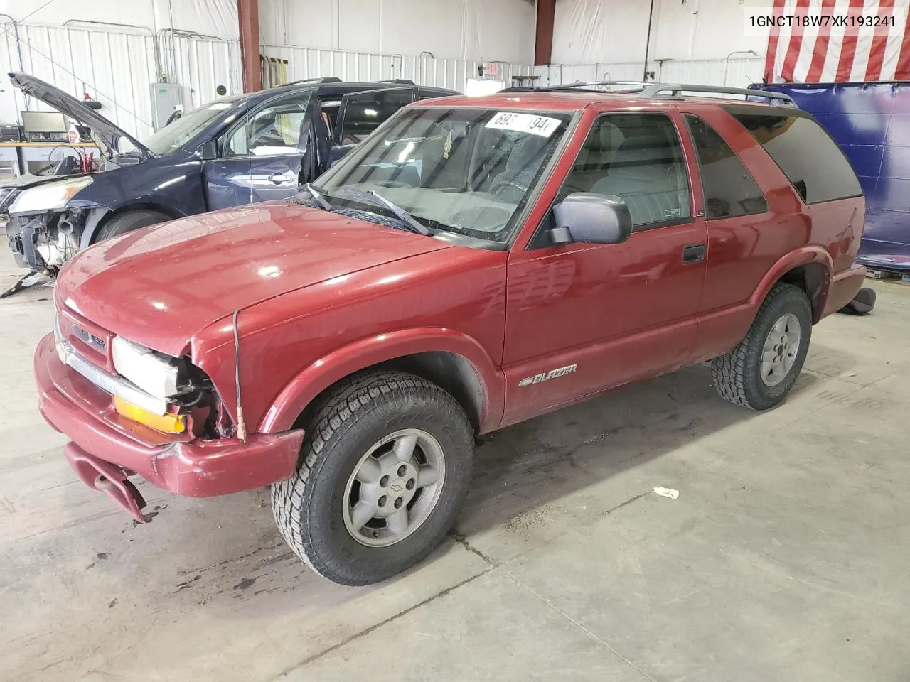 1999 Chevrolet Blazer VIN: 1GNCT18W7XK193241 Lot: 69390194