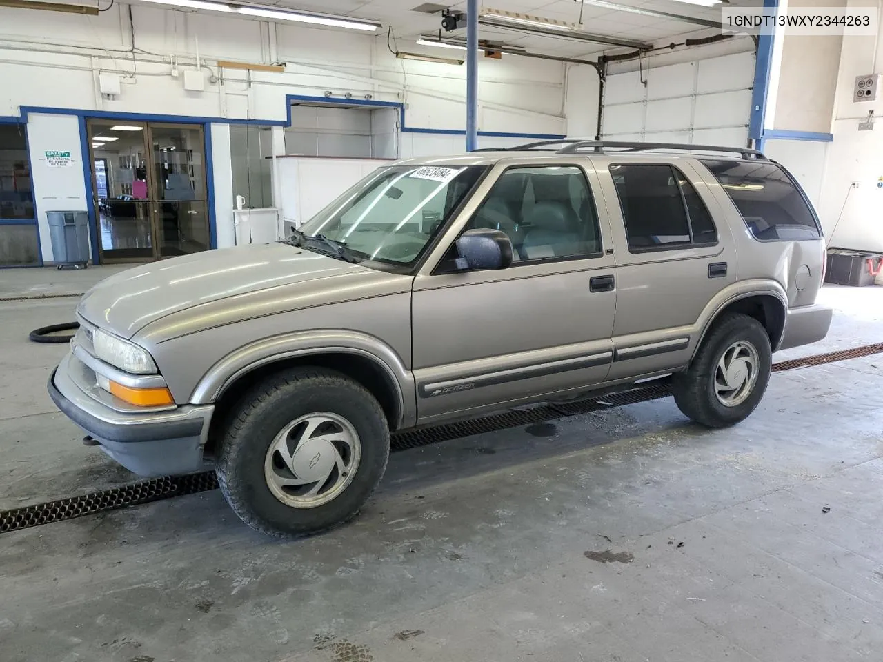 2000 Chevrolet Blazer VIN: 1GNDT13WXY2344263 Lot: 68523484