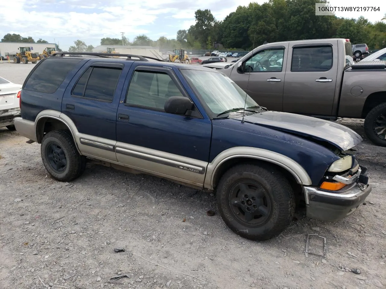 2000 Chevrolet Blazer VIN: 1GNDT13W8Y2197764 Lot: 70231994