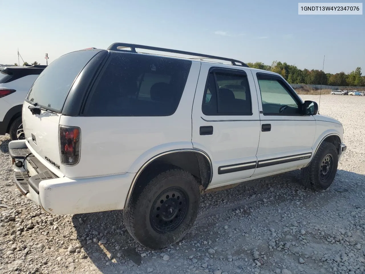 1GNDT13W4Y2347076 2000 Chevrolet Blazer