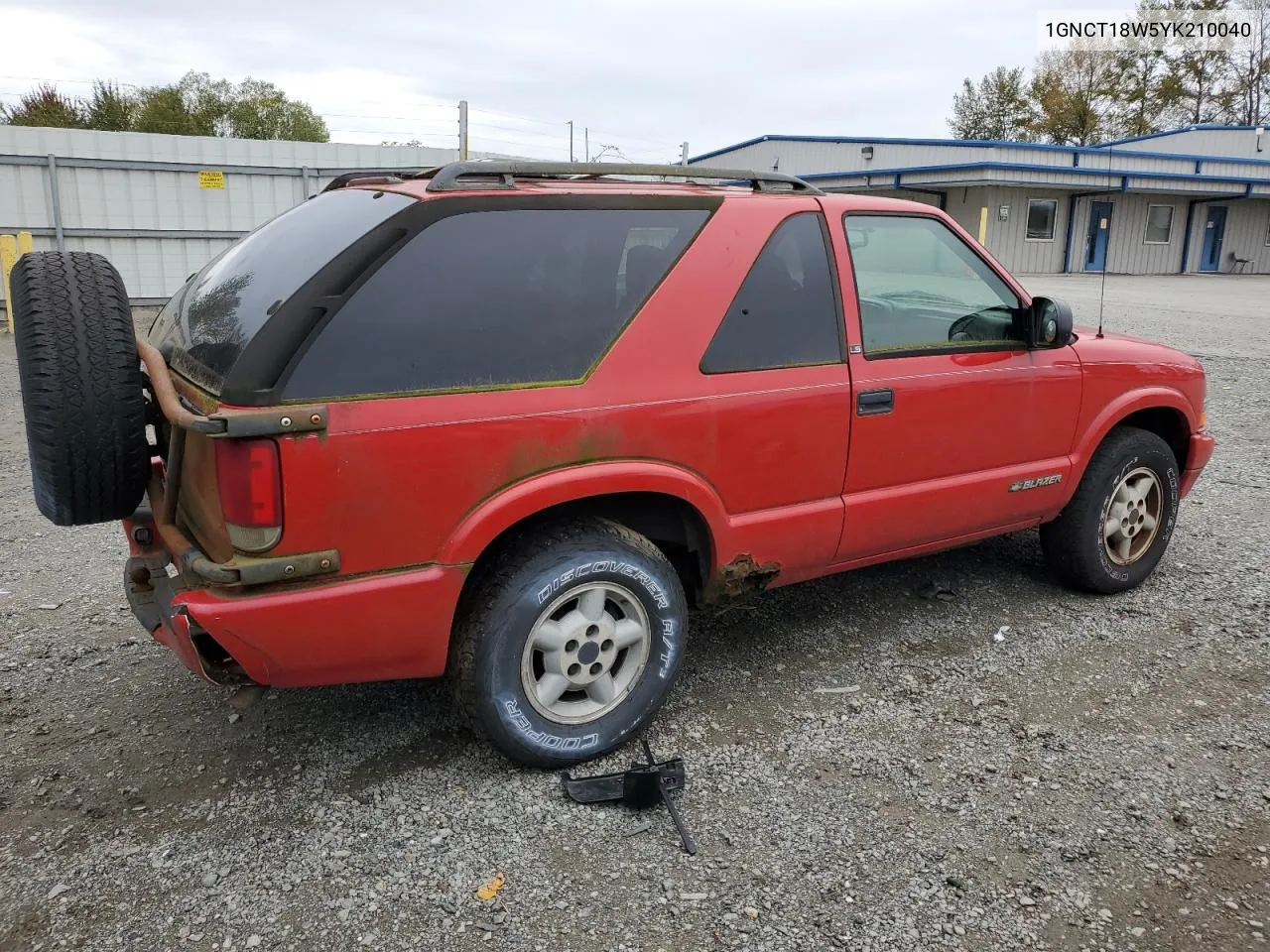 2000 Chevrolet Blazer VIN: 1GNCT18W5YK210040 Lot: 73253404