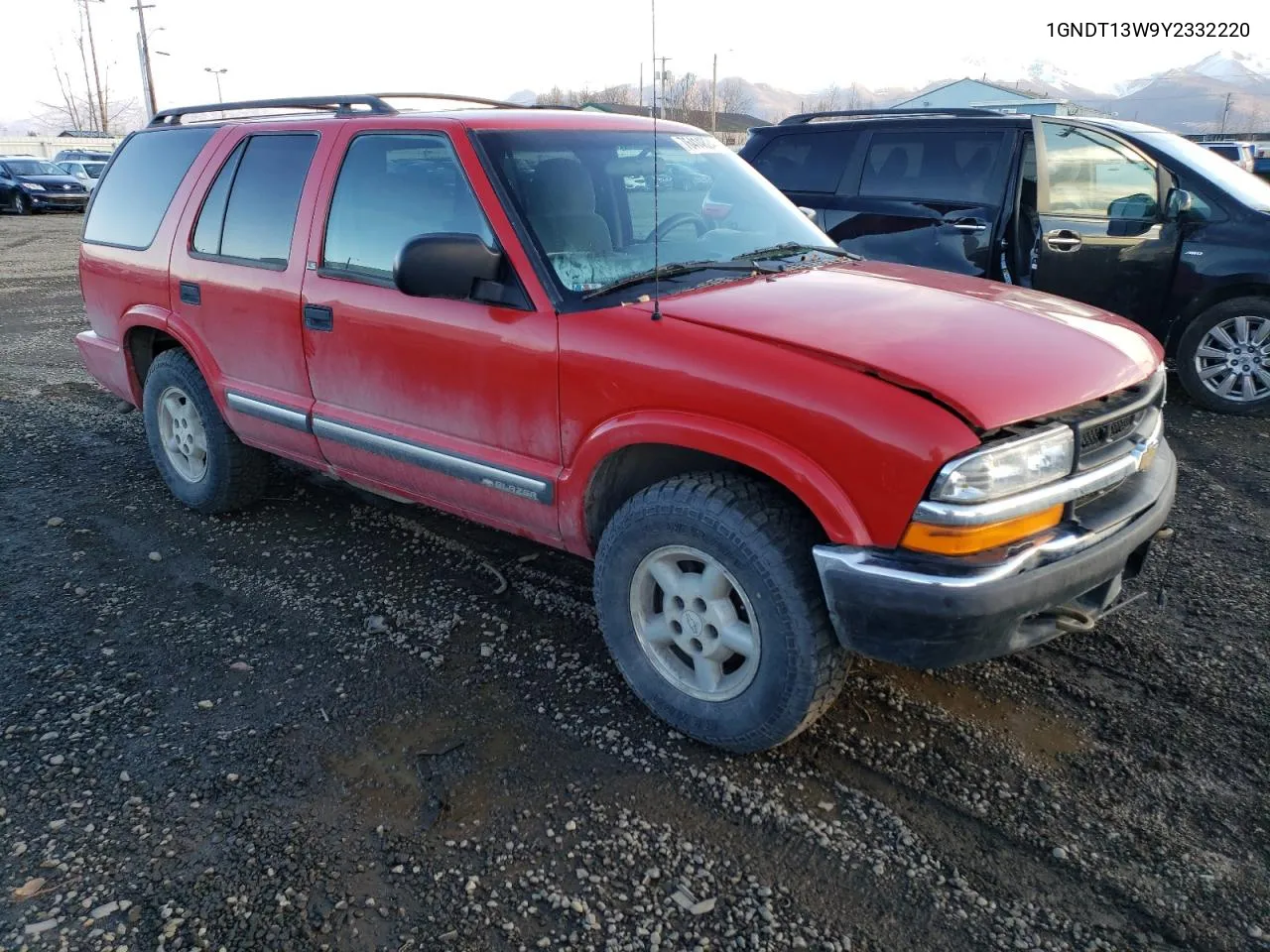 2000 Chevrolet Blazer VIN: 1GNDT13W9Y2332220 Lot: 76414824