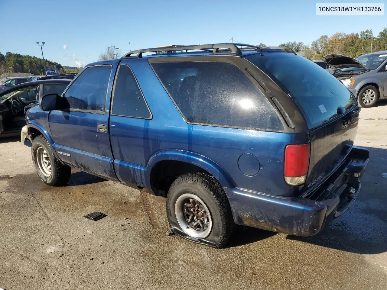 2000 Chevrolet Blazer VIN: 1GNCS18W1YK133766 Lot: 76567944