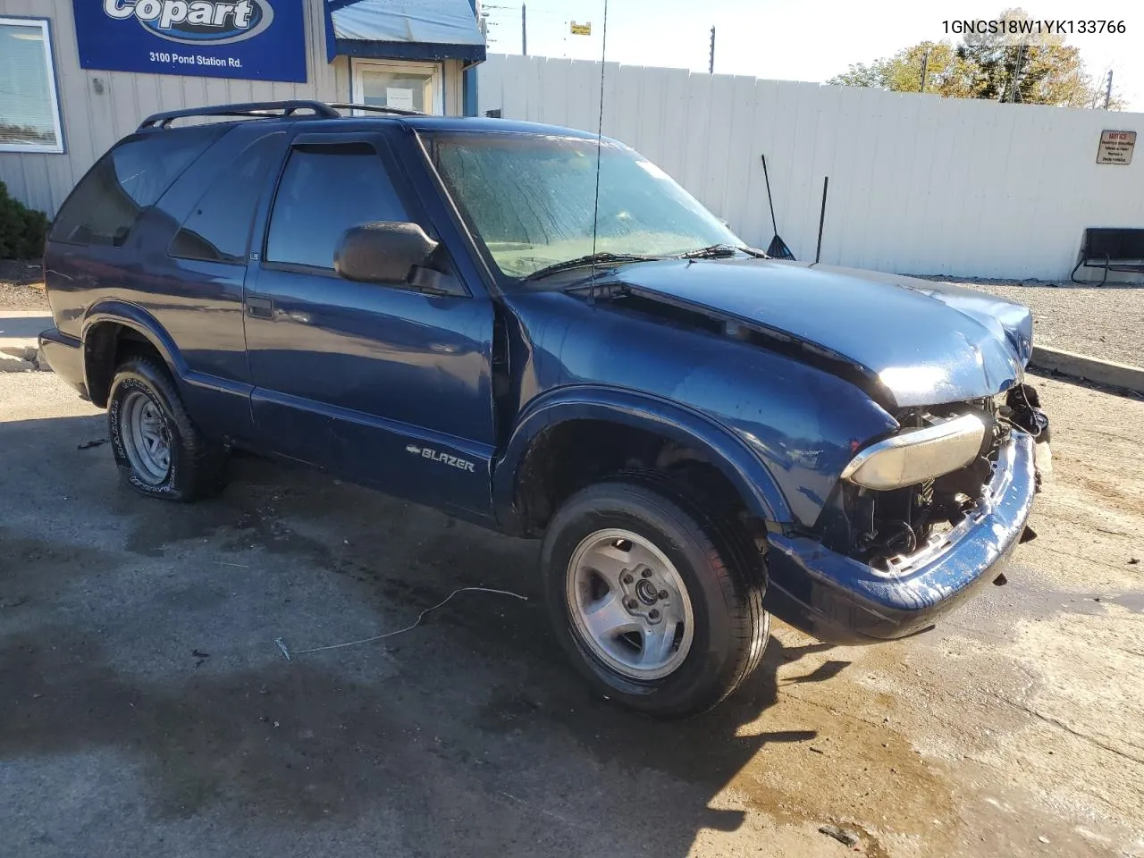 2000 Chevrolet Blazer VIN: 1GNCS18W1YK133766 Lot: 76567944