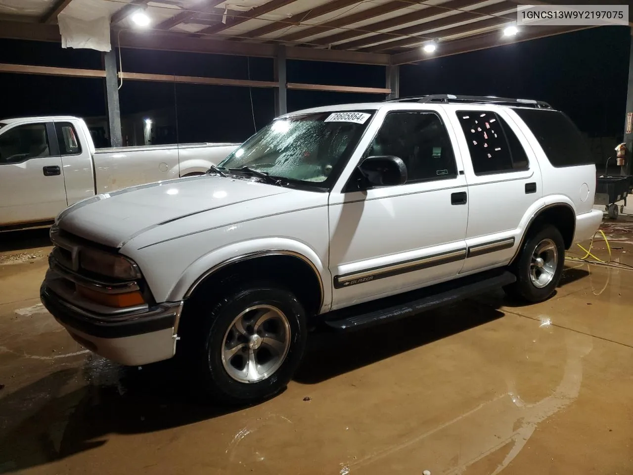 2000 Chevrolet Blazer VIN: 1GNCS13W9Y2197075 Lot: 78605864