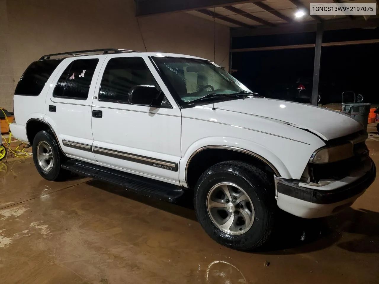 2000 Chevrolet Blazer VIN: 1GNCS13W9Y2197075 Lot: 78605864