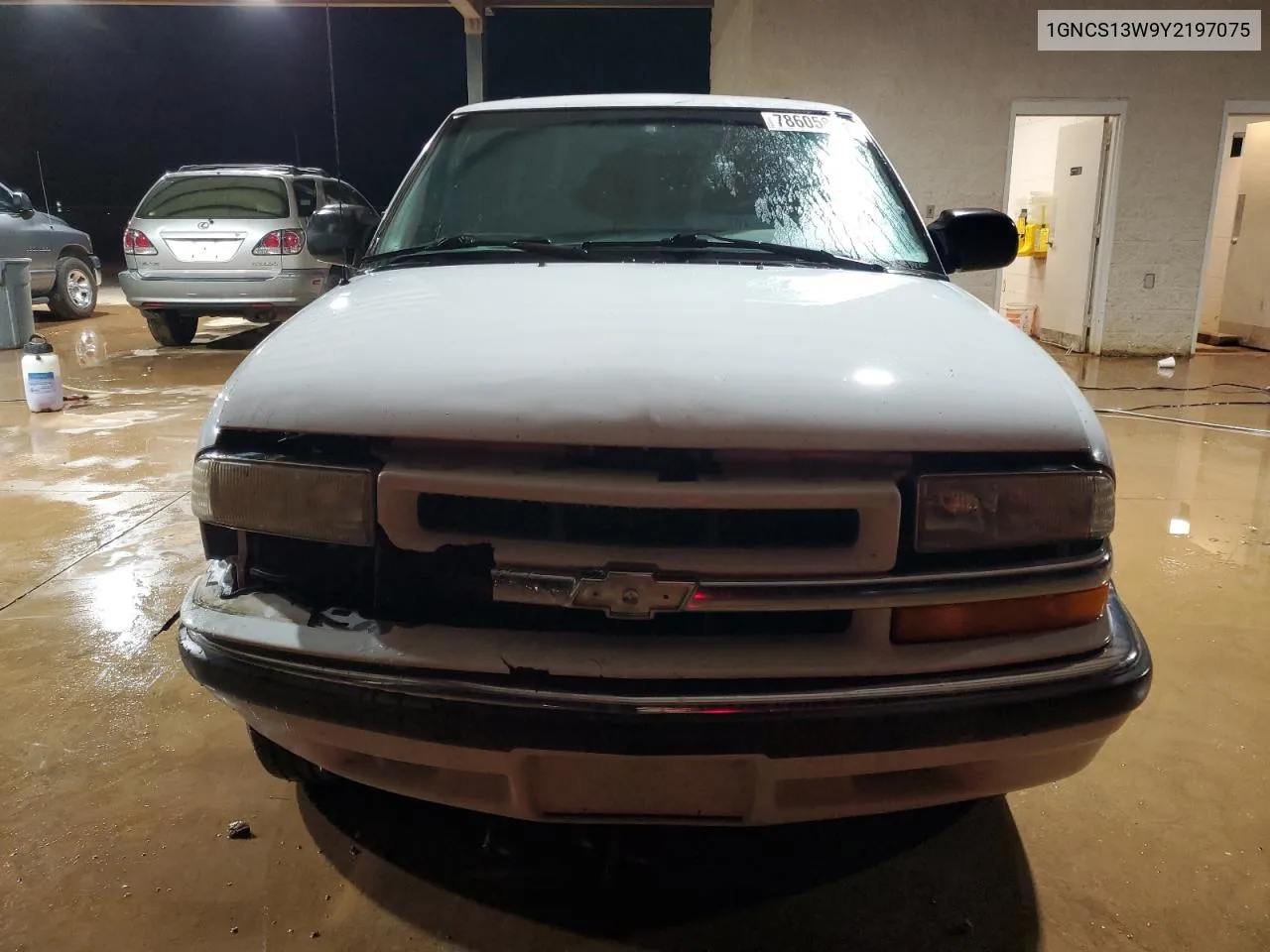 2000 Chevrolet Blazer VIN: 1GNCS13W9Y2197075 Lot: 78605864