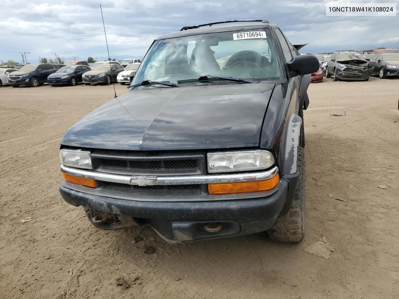 2001 Chevrolet Blazer VIN: 1GNCT18W41K108024 Lot: 69710694