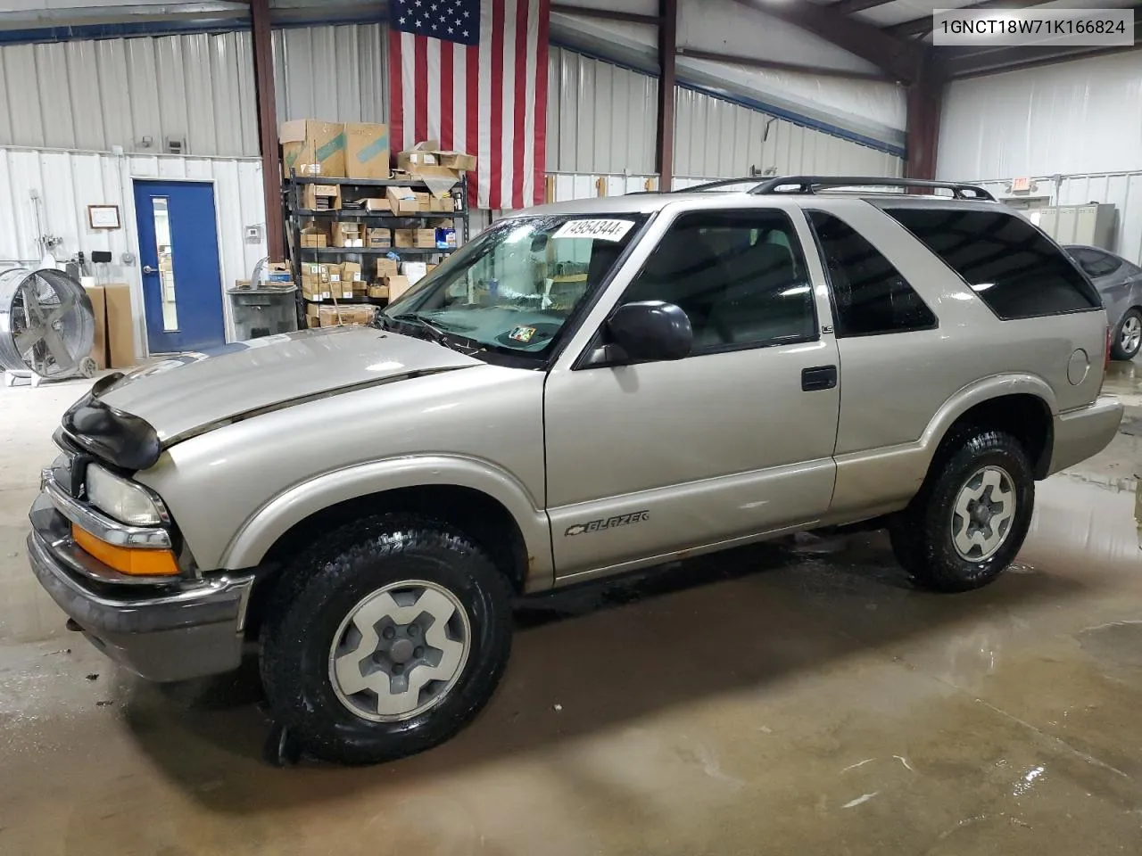 2001 Chevrolet Blazer VIN: 1GNCT18W71K166824 Lot: 74954344