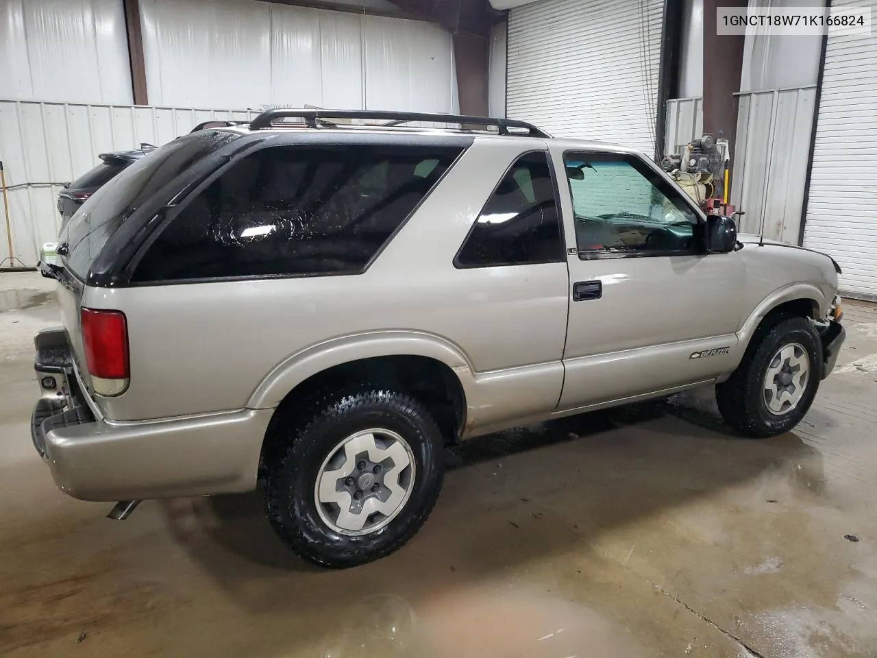 2001 Chevrolet Blazer VIN: 1GNCT18W71K166824 Lot: 74954344