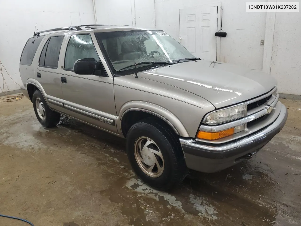 1GNDT13W81K237282 2001 Chevrolet Blazer