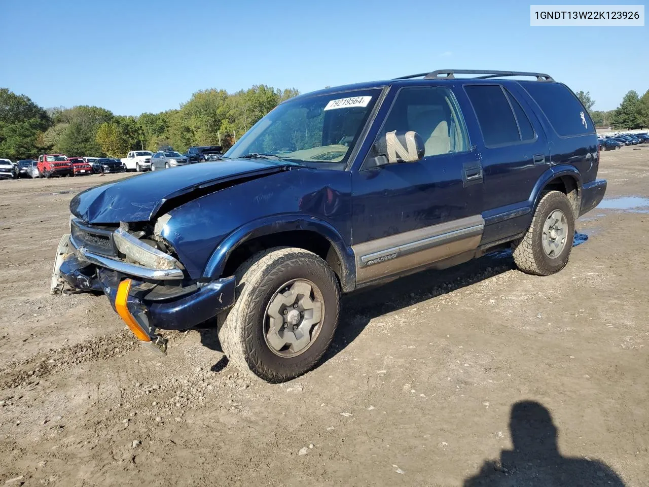 2002 Chevrolet Blazer VIN: 1GNDT13W22K123926 Lot: 79219564